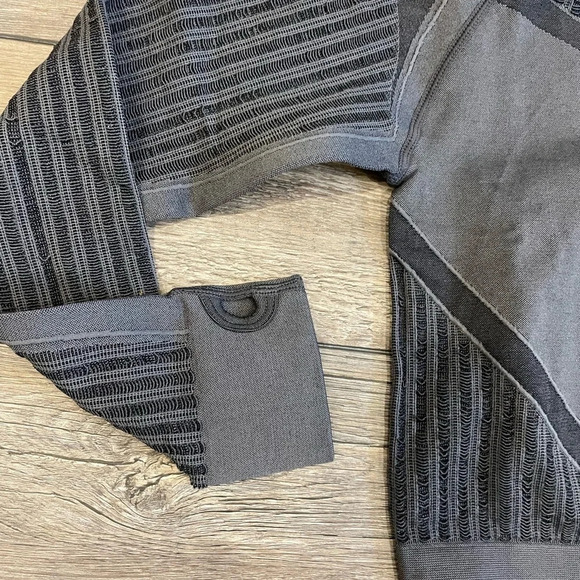 NWT Seamless Workout set -Stylist Grey Long Sleeve Top & High waisted Leggings S - Picture 3 of 5